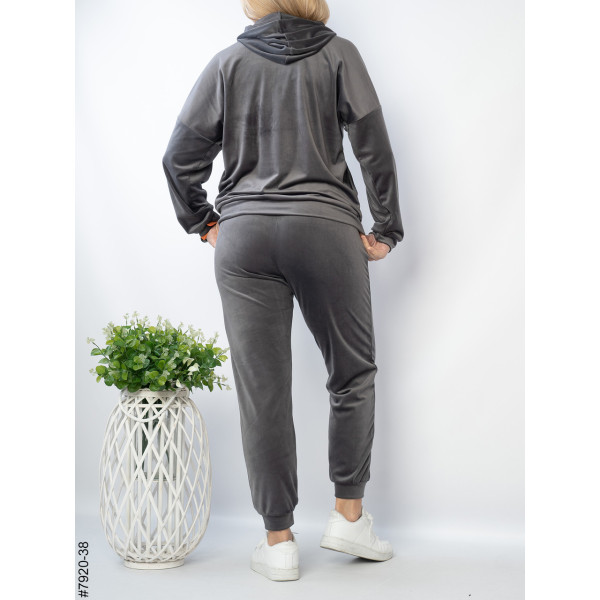 7920-38 Спортивний костюм жіночий велюр напівбатал (3 од: 48,50,52)