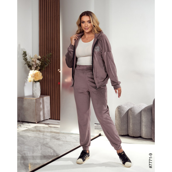 7771-9 Спортивний костюм жіночий велюр напівбатал (3 од: 48,50,52)