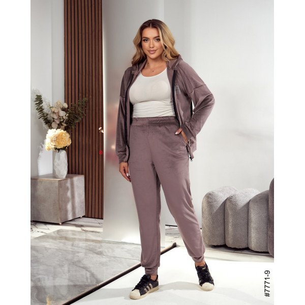 7771-9 Спортивний костюм жіночий велюр напівбатал (3 од: 48,50,52)