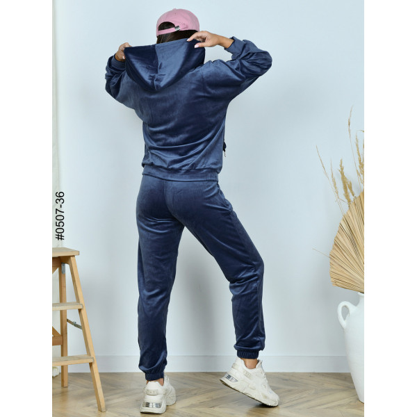 0507-36 Спортивний костюм жіночий на блискавці велюр норма (3 од: 42,44,46)