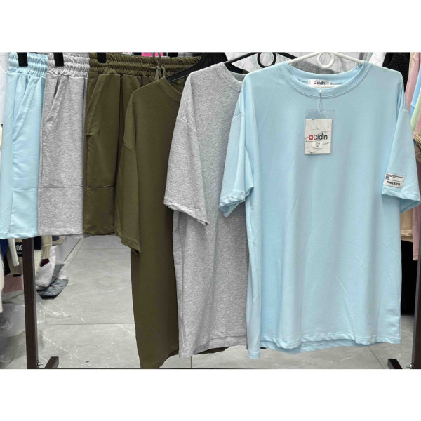 3809# выбор цвета женская футболка (3 ед, размеры норма: M-L оверсайз) выдача на следующий день Футболка