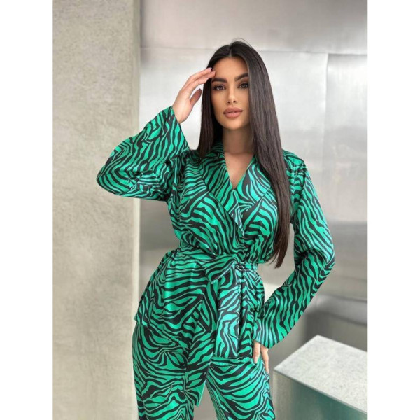2527-7 зелений жіночий костюм (софт з принтом, 5 од. розміри норма: 42. 44. 46. 48. 50)