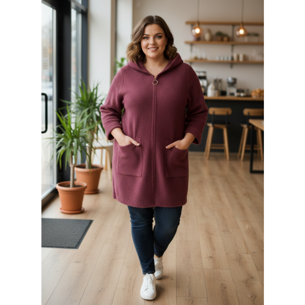 0557-33 малиновый женский кардиган (шерсть альпаки, с капюшоном, 1 ед. универсальный размер батал: 56-60) Альпака