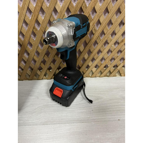 Акумуляторний ударний гайковерт із набором аксесуарів