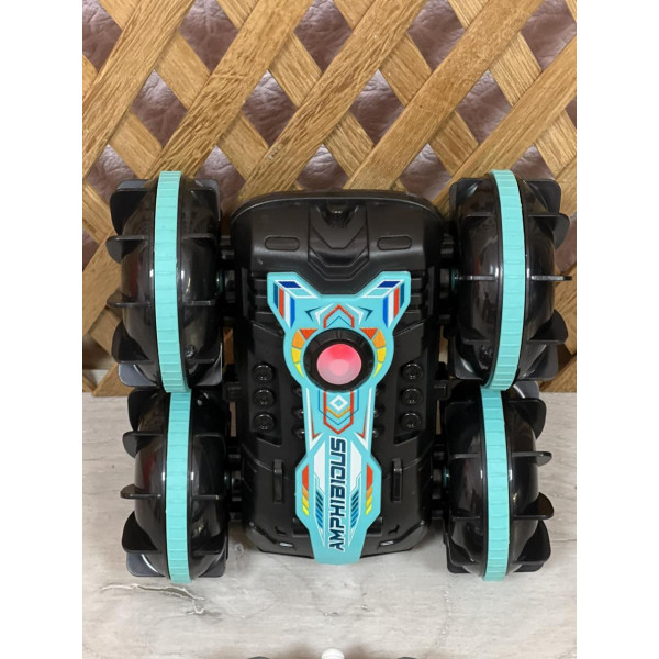 Радіокерований повнопривідний автомобіль для трюків з пультом