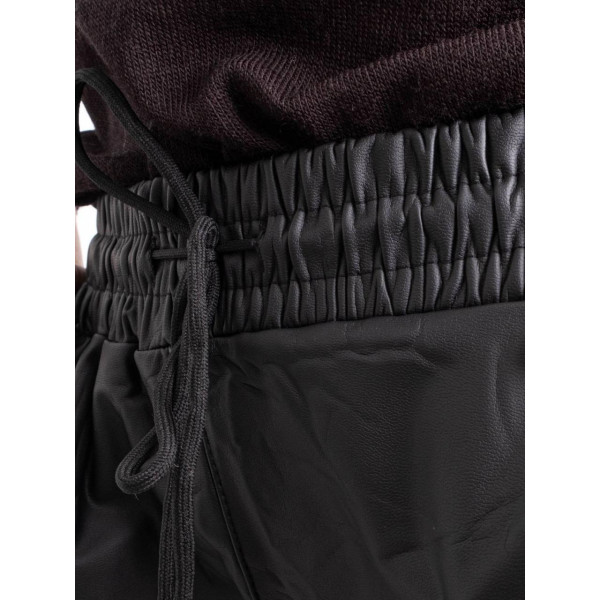 ЖІНОЧІ ДЖОГГЕРИ З ЄКОШКІРИ НА БАЙЦІ