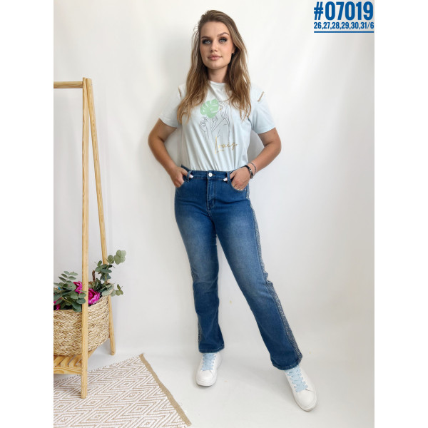 Жіночі джинси зі стразами розмірний ряд 26,27,28,29,30,31