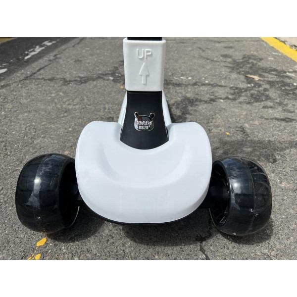 Дитячий триколісний самокат X2 складаний з підсклянником