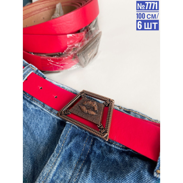 Жіночий ремінь із стильною пряжкою