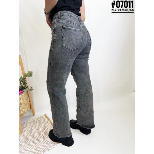 Жіночі джинси зі стразами та штучними перлинами розмірний ряд 26,27,28,29,30,31