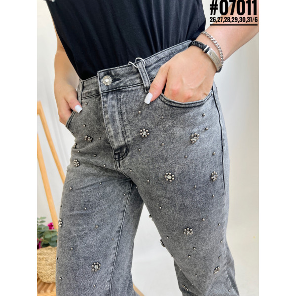 Жіночі джинси зі стразами та штучними перлинами розмірний ряд 26,27,28,29,30,31