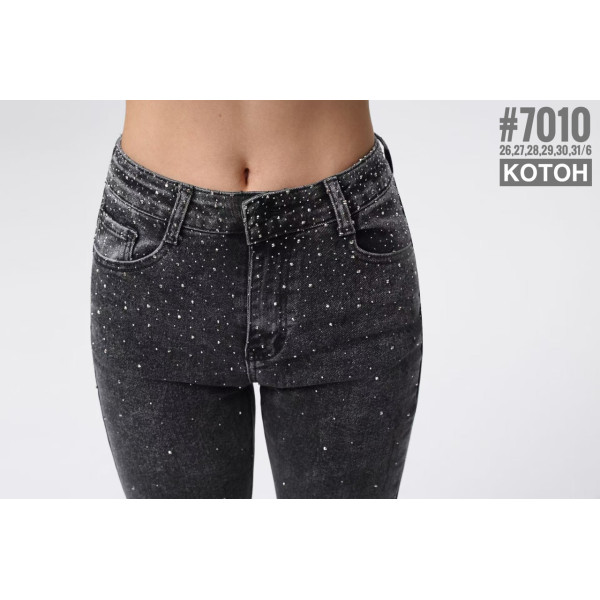 Жіночі котонові джинси зі стразами розмірний ряд  26,27,28,29,30,31